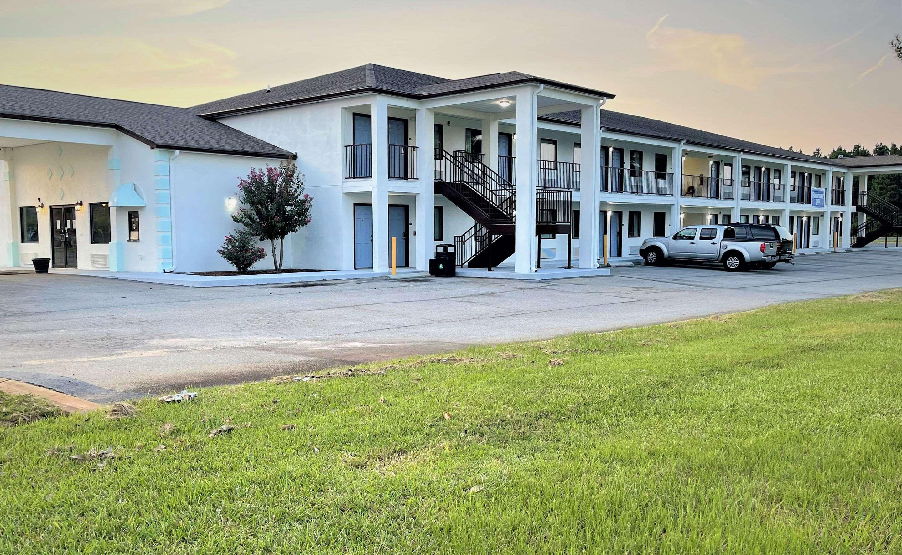 Days Inn Sandersville Exterior foto